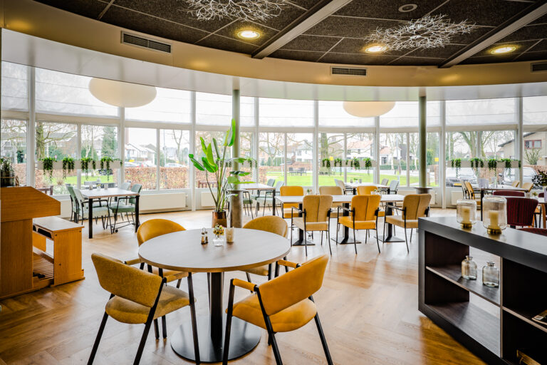 meubilair ziekenhuis restaurant