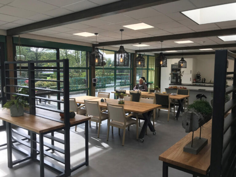 Eetkamer eethoek zorginrichting W2 Moments 2025