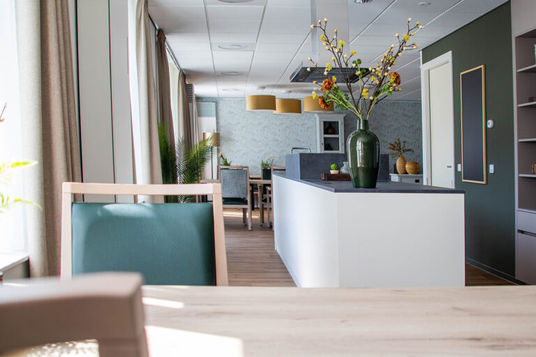 Keuken gezamenlijke ruimte inrichting zorg omgeving W2 Moments