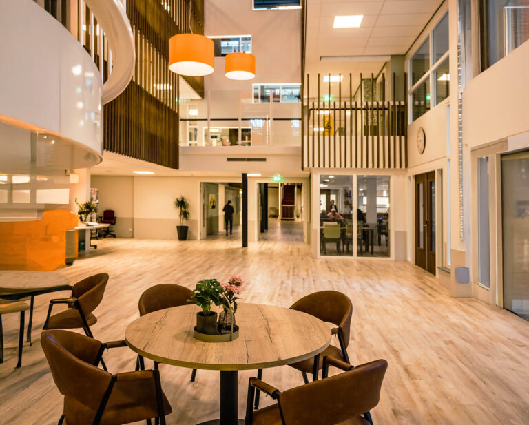 Projectinrichting entree zorginstelling door W2 Moments in Tiel