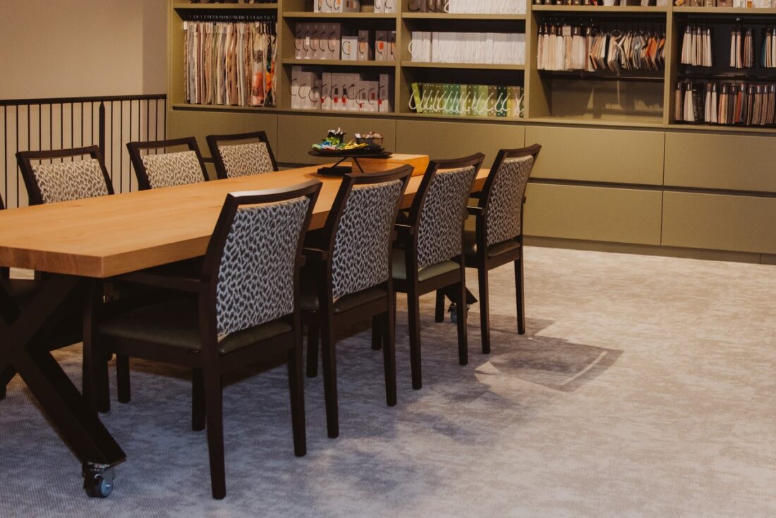 Anna Stoelen En Ark Tafel